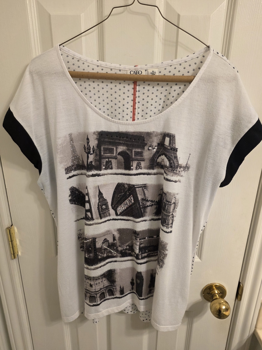 Cato White Graphic Scoop Neck Women’s Top - Picture 2 of 5